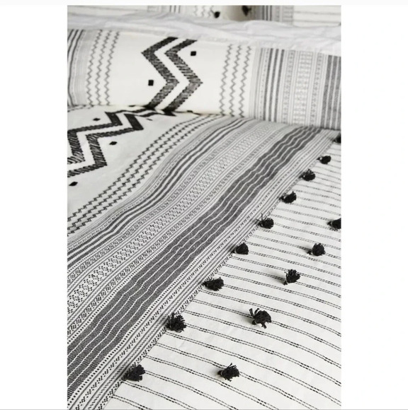 NWT Anthropologie Embellished Pendana Duvet Cover - Picture 2 of 6